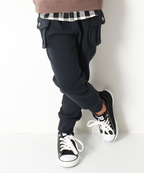 devirock（デビロック）の「まるで着る毛布 裏シャギーカーゴパンツ ロングパンツ（その他パンツ・キッズ・ブラック/ネイビー/カーキ/カモフラージュ/ヘザーチャコール/パープル系その他・110cm/120cm/140cm/130cm/150cm/160cm/100cm）」の4枚目の写真