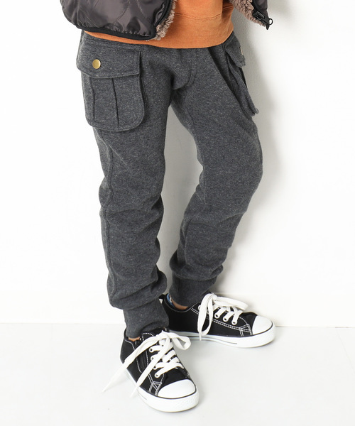 devirock（デビロック）の「まるで着る毛布 裏シャギーカーゴパンツ ロングパンツ（その他パンツ・キッズ・ブラック/ネイビー/カーキ/カモフラージュ/ヘザーチャコール/パープル系その他・110cm/120cm/140cm/130cm/150cm/160cm/100cm）」の2枚目の写真