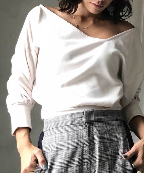 CIEL'AIR（シエルエアー）の「【CIEL'AIR/シエルエアー】オフショルダービッグシルエットトップス（Tシャツ/カットソー・レディース・ブラック/ベージュ/ワイン・FREE）」の3枚目の写真