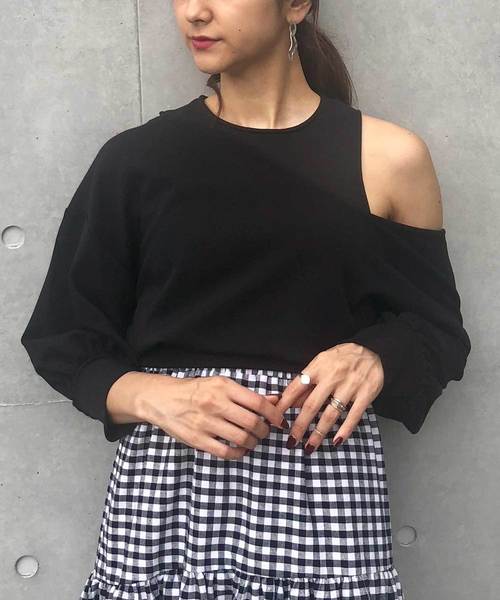 CIEL'AIR（シエルエアー）の「【CIEL'AIR/シエルエアー】オフショルダービッグシルエットトップス（Tシャツ/カットソー・レディース・ブラック/ベージュ/ワイン・FREE）」の20枚目の写真