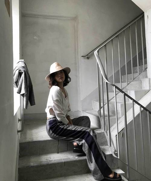 CIEL'AIR（シエルエアー）の「【CIEL'AIR/シエルエアー】オフショルダービッグシルエットトップス（Tシャツ/カットソー・レディース・ブラック/ベージュ/ワイン・FREE）」の22枚目の写真