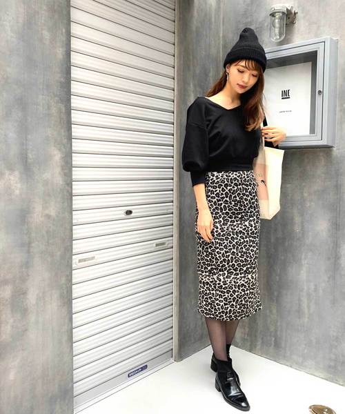 CIEL'AIR（シエルエアー）の「【CIEL'AIR/シエルエアー】オフショルダービッグシルエットトップス（Tシャツ/カットソー・レディース・ブラック/ベージュ/ワイン・FREE）」の11枚目の写真