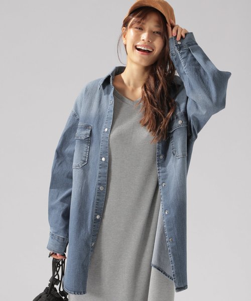 BAYFLOW（ベイフロー）の「デニムビックシャツ（シャツ/ブラウス・レディース・サックスブルー/インディゴブルー・MEDIUM）」の2枚目の写真