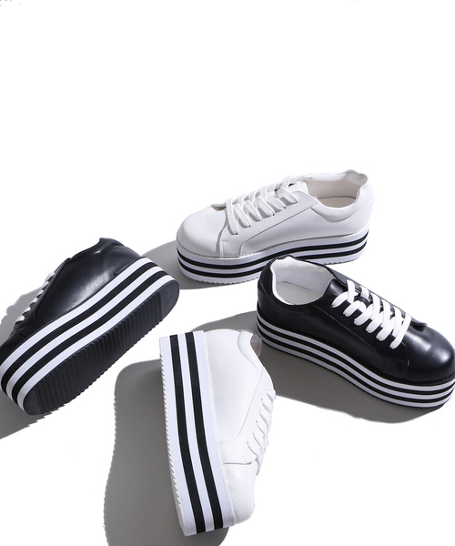 WEGO（ウィゴー）の「WEGO/ラインソールスニーカー（スニーカー・レディース・ホワイト/ブラック・MEDIUM/LARGE）」の5枚目の写真