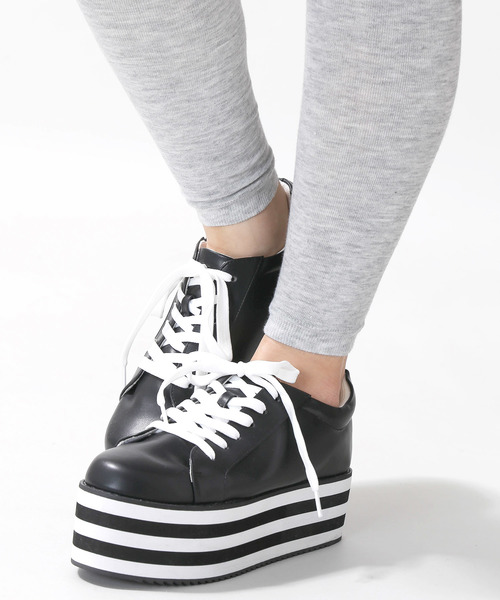 WEGO（ウィゴー）の「WEGO/ラインソールスニーカー（スニーカー・レディース・ホワイト/ブラック・MEDIUM/LARGE）」の6枚目の写真