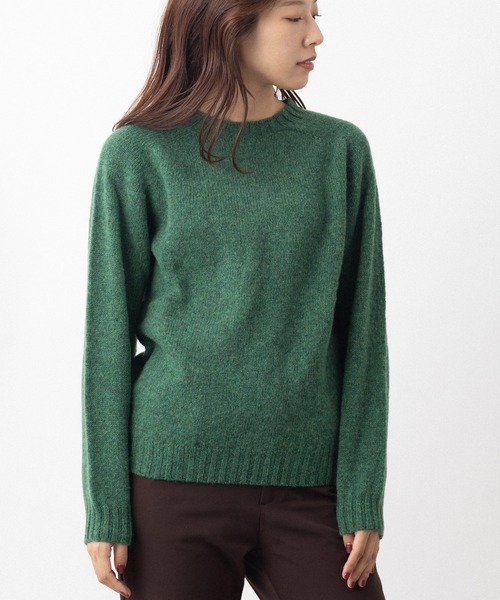 Harley of Scotland（ハーレーオブスコットランド）の「Harley of Scotland クルーネックセーター スーパーソフトウール（ニット/セーター・メンズ・ホワイト/ダークグリーン/ダークブラウン/ベージュ/パープル/ネイビー/ブラウン/シルバー/イエロー/ブルー/グリーン/ボルドー/クリーム/ブラウン系その他/グリーン系その他/ダークブルー/チャコール/ライトグリーン/アッシュブラウン/モカ/ライトブルー/ダークオレンジ/オリーブ/ライトグレー/ブルー系/ライトオリーブ/ブラウン系/エメラルドブルー/グリーン系/レッド/グリーン系その他2/アクア/パイングリーン系/ロイヤルブルー/ライトカーキ/ライトグリーン系/ライトイエロー/ライトグリーン系1/エメラルド/バイオレット/モスグリーン/ブルー系1/ブルー系2/グリーン系1/ブルー系3・40/38/42/36/34）」の15枚目の写真