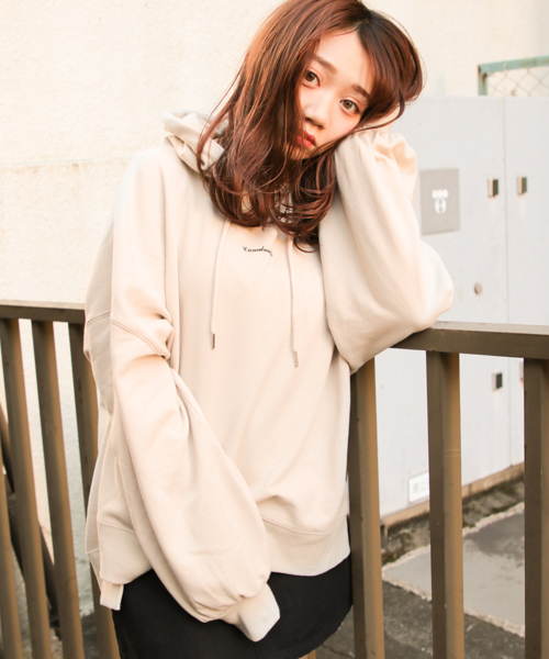 apres jour（アプレジュール）の「刺繍ロゴフーディ【ZOZOTOWN限定アイテム】（パーカー・レディース・ブラック/ベージュ/ラベンダー・フリー）」の5枚目の写真