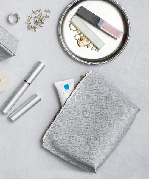 HIGHTIDE（ハイタイド）の「Grains de sable サーブル ファスナーポーチ M（ポーチ・レディース・グレー/ネイビー/キャメル・FREE）」の10枚目の写真