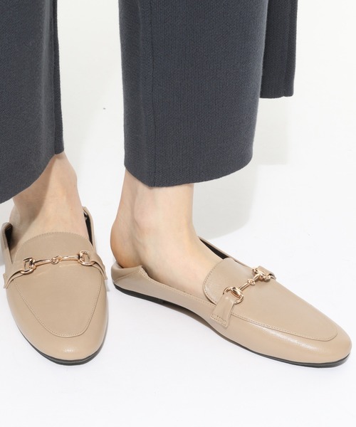 LAKOLE（ラコレ）の「2WAYビットローファー / LAKOLE（ローファー・レディース・ブラック/キャメル/ライトベージュ・MEDIUM/LARGE）」の3枚目の写真