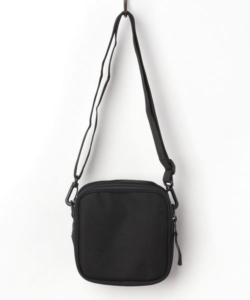 Carhartt WIP(カーハートダブリューアイピー)の「ESSENTIALS BAG, SMALL(ショルダーバッグ・メンズ・ブラック/カモフラージュ/ブラウン/カーキ/ダークネイビー・ONE SIZE)」の6枚目の写真
