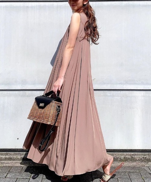 EIMY ISTOIRE（エイミーイストワール）の「タックデザインＩラインワンピース（ワンピース・レディース・アイボリー/ブラック/グリーン/ブラウン・FREE）」の3枚目の写真