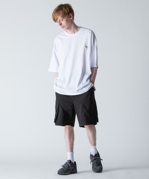 rehacer(レアセル)の「rehacer : Bloom Butterfly on Wide Cutsew /ブルームバタフライ オン ワイドカットソー(Tシャツ/カットソー・メンズ・ホワイト/ブラック/カーキ・SMALL/MEDIUM/LARGE/X-LARGE)」の8枚目の写真
