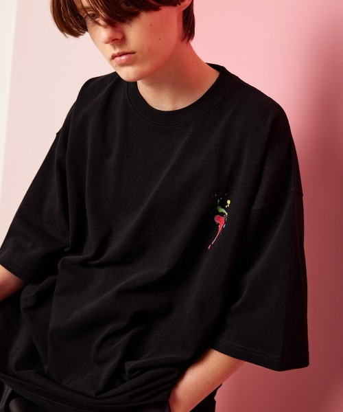rehacer(レアセル)の「rehacer : Bloom Butterfly on Wide Cutsew /ブルームバタフライ オン ワイドカットソー(Tシャツ/カットソー・メンズ・ホワイト/ブラック/カーキ・SMALL/MEDIUM/LARGE/X-LARGE)」の14枚目の写真