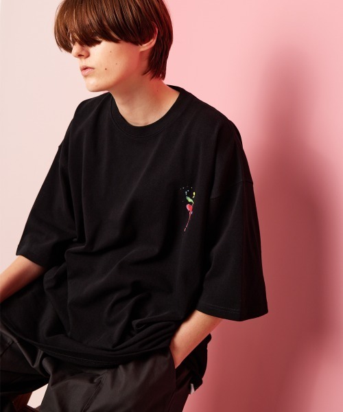 rehacer(レアセル)の「rehacer : Bloom Butterfly on Wide Cutsew /ブルームバタフライ オン ワイドカットソー(Tシャツ/カットソー・メンズ・ホワイト/ブラック/カーキ・SMALL/MEDIUM/LARGE/X-LARGE)」の16枚目の写真