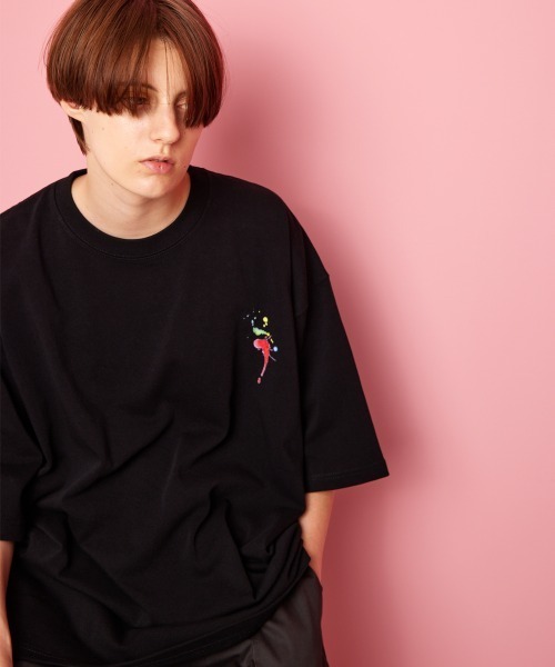 rehacer(レアセル)の「rehacer : Bloom Butterfly on Wide Cutsew /ブルームバタフライ オン ワイドカットソー(Tシャツ/カットソー・メンズ・ホワイト/ブラック/カーキ・SMALL/MEDIUM/LARGE/X-LARGE)」の17枚目の写真