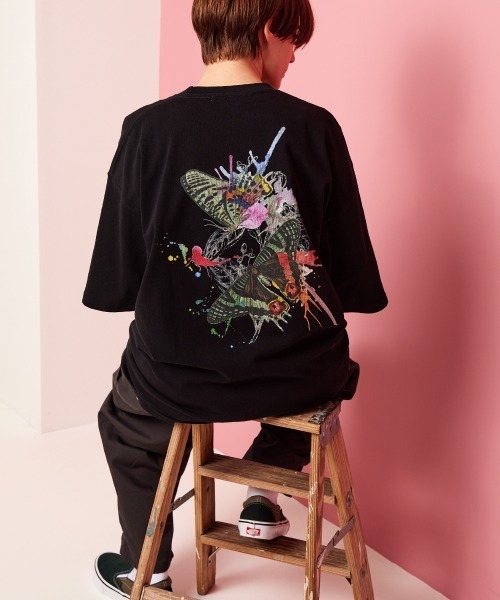 rehacer(レアセル)の「rehacer : Bloom Butterfly on Wide Cutsew /ブルームバタフライ オン ワイドカットソー(Tシャツ/カットソー・メンズ・ホワイト/ブラック/カーキ・SMALL/MEDIUM/LARGE/X-LARGE)」の15枚目の写真