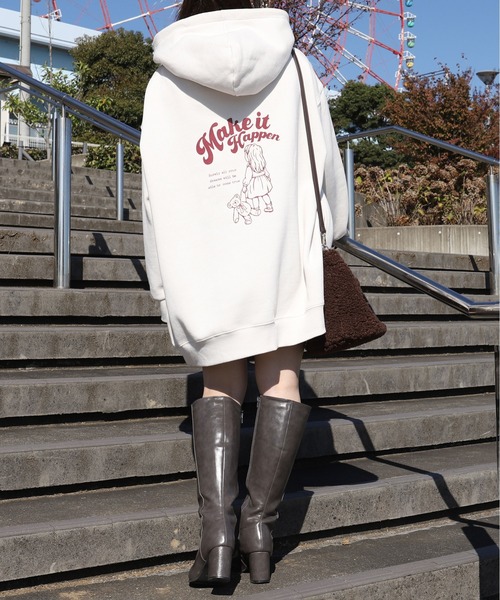 PairPair(ペアペア)の「バックプリントBIGフーディー(パーカー・レディース・ブルー/アイボリー/モカ/ラベンダー/ホワイト系その他/スミクロ・FREE)」の9枚目の写真