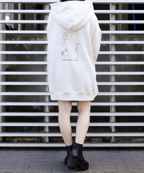 PairPair(ペアペア)の「バックプリントBIGフーディー(パーカー・レディース・ブルー/アイボリー/モカ/ラベンダー/ホワイト系その他/スミクロ・FREE)」の21枚目の写真