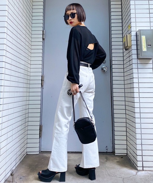 PAGEBOY(ページボーイ)の「バックオープンシアーニット (デザインニット)(ニット/セーター・レディース・ブラック/グレイッシュベージュ/アクア・FREE)」の11枚目の写真