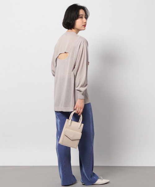 PAGEBOY(ページボーイ)の「バックオープンシアーニット (デザインニット)(ニット/セーター・レディース・ブラック/グレイッシュベージュ/アクア・FREE)」の4枚目の写真