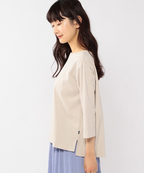 Petit Honfleur(プチオンフルール)の「オーガニックコットンボートネックTシャツ(Tシャツ/カットソー・レディース・ベージュ/ブルー/ピンク/グリーン/チャコールグレー/ホワイト・M/L)」の11枚目の写真