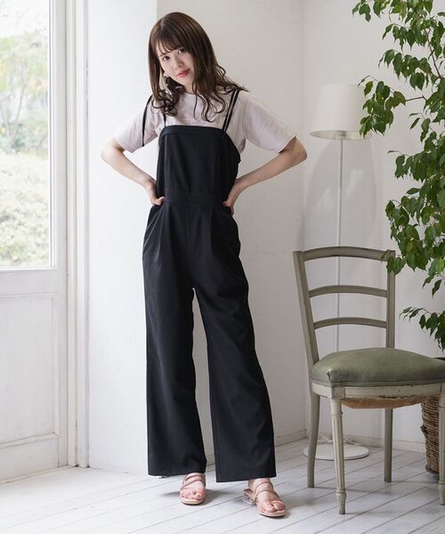 MAJESTIC LEGON（マジェスティックレゴン）の「ショルダーリボンサロペット（サロペット/オーバーオール・レディース・ブラック/ベージュ/グレイッシュベージュ・SMALL/MEDIUM）」の8枚目の写真