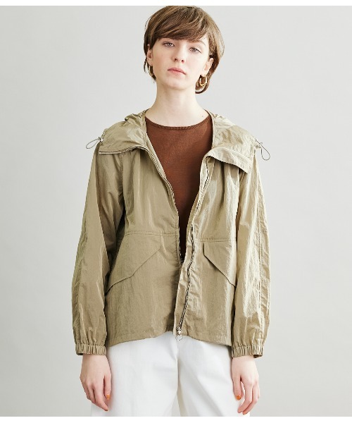 SIPULI（シプリ）の「Crushed Nylon Shell フーデッドブルゾン（ブルゾン・レディース・ライトグリーン/ベージュ・3/2）」の7枚目の写真