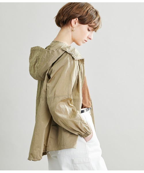 SIPULI（シプリ）の「Crushed Nylon Shell フーデッドブルゾン（ブルゾン・レディース・ライトグリーン/ベージュ・3/2）」の18枚目の写真