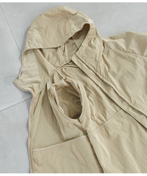 SIPULI（シプリ）の「Crushed Nylon Shell フーデッドブルゾン（ブルゾン・レディース・ライトグリーン/ベージュ・3/2）」の19枚目の写真