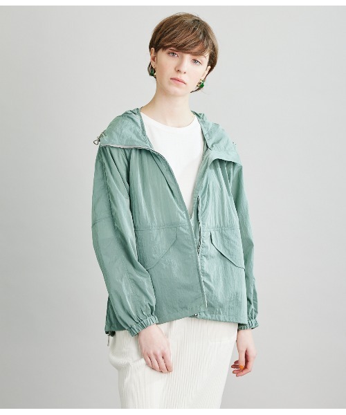 SIPULI（シプリ）の「Crushed Nylon Shell フーデッドブルゾン（ブルゾン・レディース・ライトグリーン/ベージュ・3/2）」の13枚目の写真