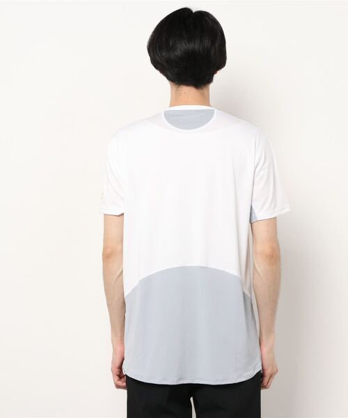UNDER ARMOUR（アンダーアーマー）の「UAテック クール Tシャツ（バスケットボール/MEN）（Tシャツ/カットソー・メンズ・ホワイト/ブラック・XL/MD/XXL/LG/3XL/SM）」の4枚目の写真