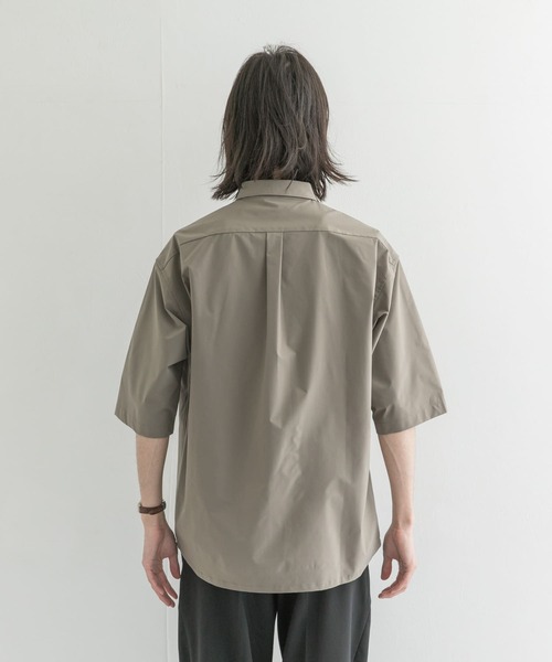 URBAN RESEARCH(アーバンリサーチ)の「SolotexFlyfronts SHORT-SLEEVE SHIRTS(シャツ/ブラウス・メンズ・ブラウン系その他/ブラック/グレー系その他・MEDIUM/LARGE)」の15枚目の写真