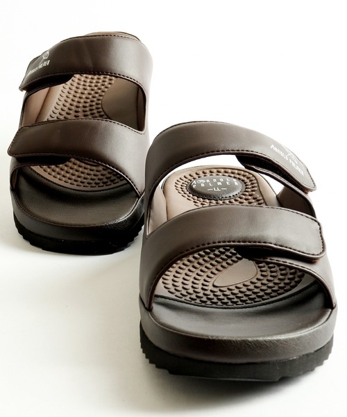 Arnold Palmer（アーノルドパーマー）の「AP2本ベルトオフィスサンダル（サンダル・メンズ・ブラック/ダークブラウン・M/L/S/LL）」の2枚目の写真