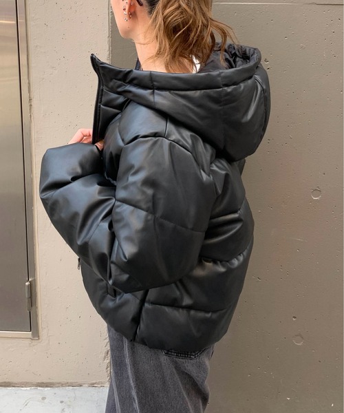 RASVOA(ラスボア)の「レザーフェイクダウンジャケット(ダウンジャケット/コート・レディース・ブラック・FREE)」の5枚目の写真