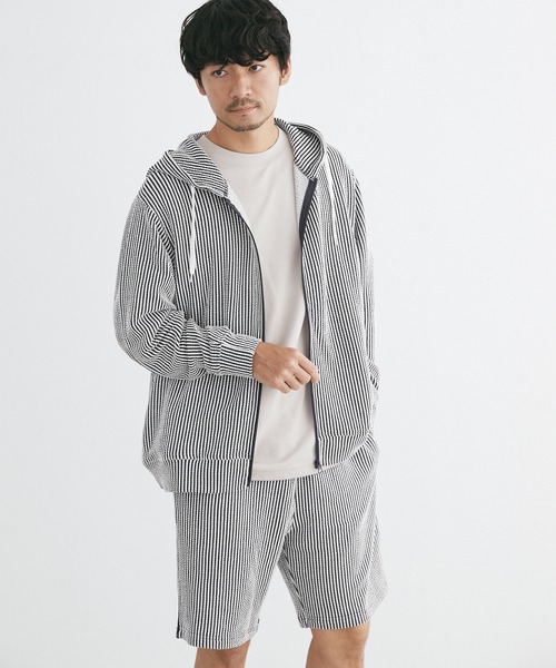 Loungewear tokyo(ラウンジウェアトウキョウ)の「【ラウンジウェアセットアップ】リラックス カットサッカー地 ジップアップパーカー×イージーショートパンツ ワンマイルウェア(ルームウェア/パジャマ・メンズ・ブラック/ネイビー/ホワイト系その他/グレー系その他/ホワイト系その他2・M/L/XL)」の3枚目の写真
