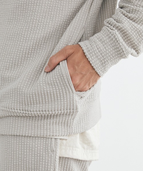 Loungewear tokyo(ラウンジウェアトウキョウ)の「【ラウンジウェアセットアップ】リラックス カットサッカー地 ジップアップパーカー×イージーショートパンツ ワンマイルウェア(ルームウェア/パジャマ・メンズ・ブラック/ネイビー/ホワイト系その他/グレー系その他/ホワイト系その他2・M/L/XL)」の17枚目の写真