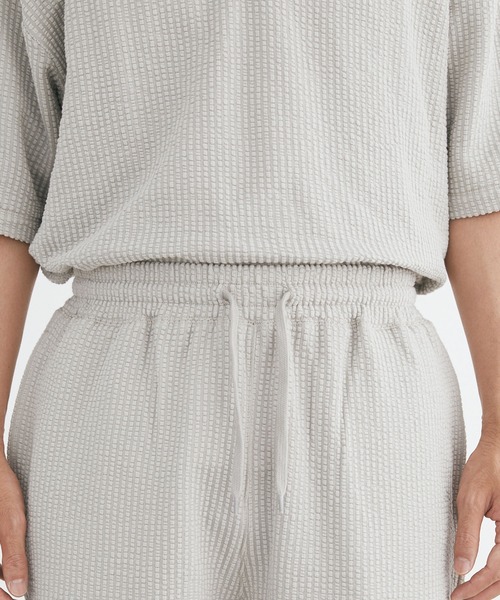 Loungewear tokyo(ラウンジウェアトウキョウ)の「【ラウンジウェアセットアップ】リラックス カットサッカー地 ジップアップパーカー×イージーショートパンツ ワンマイルウェア(ルームウェア/パジャマ・メンズ・ブラック/ネイビー/ホワイト系その他/グレー系その他/ホワイト系その他2・M/L/XL)」の18枚目の写真