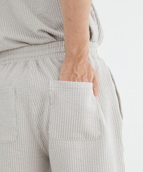 Loungewear tokyo(ラウンジウェアトウキョウ)の「【ラウンジウェアセットアップ】リラックス カットサッカー地 ジップアップパーカー×イージーショートパンツ ワンマイルウェア(ルームウェア/パジャマ・メンズ・ブラック/ネイビー/ホワイト系その他/グレー系その他/ホワイト系その他2・M/L/XL)」の20枚目の写真