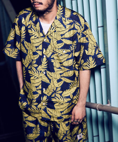 FREDY MAC（フレディーマック）の「【FREDYMAC ”SUNDAY TOOLS WEAR”】リーフ柄プリントシャツ（シャツ/ブラウス・メンズ・グリーン系その他7/ブルー系その他7/レッド系その他7・MEDIUM/LARGE）」の2枚目の写真