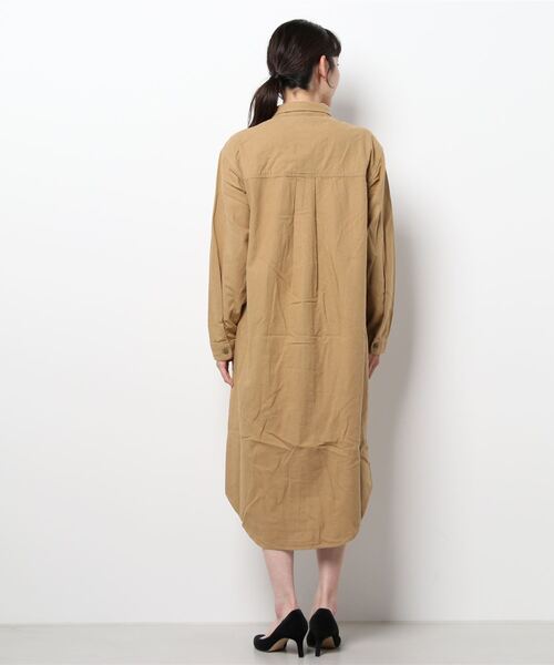 KRIFF MAYER Lady's Collection（クリフメイヤーレディースコレクション）の「ビエラ無地ワンピース（シャツワンピース・レディース・ベージュ/カラフル/ネイビー/オリーブ/オフホワイト・LARGE/MEDIUM）」の6枚目の写真