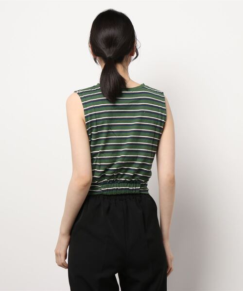 MOUSSY(マウジー)の「FRONT TWIST CROPPED トップス(タンクトップ・レディース・ブラック/ホワイト系その他/グリーン系その他/オレンジ・FREE)」の21枚目の写真