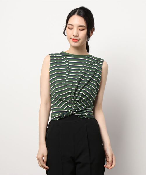 MOUSSY(マウジー)の「FRONT TWIST CROPPED トップス(タンクトップ・レディース・ブラック/ホワイト系その他/グリーン系その他/オレンジ・FREE)」の19枚目の写真