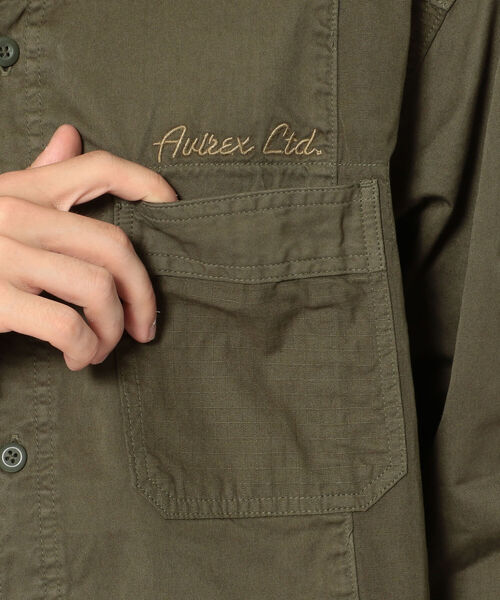 AVIREX（アヴィレックス）の「マテリアル パッチワーク バンドカラー シャツ / LONG SLEEVE MATERIAL PATCHWORK BAND COLLAR SHIRT / アヴィレックス / AVIREX（シャツ/ブラウス・メンズ・カーキ/オリーブ/ネイビー・X-LARGE/MEDIUM/XX-LARGE/LARGE）」の8枚目の写真