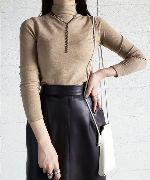 me+em select(ミームセレクト)の「※※【 14色展開 】長袖ハイネックカラー薄手ニットトップス(ニット/セーター・レディース・ホワイト/ブラック/ダークグリーン/ブラウン/グレー/レッド/ピンク/イエロー/グリーン/アイボリー/ダークブルー/キャメル/バーガンディー/ワイン/モカ/ベージュ・FREE)」の12枚目の写真