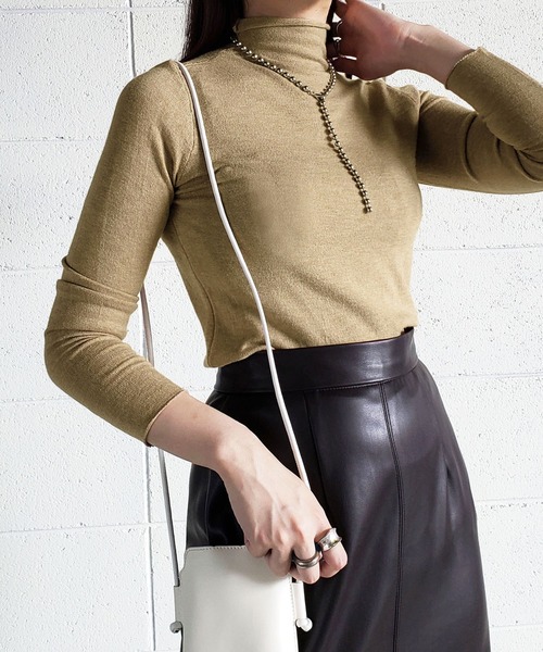 me+em select(ミームセレクト)の「※※【 14色展開 】長袖ハイネックカラー薄手ニットトップス(ニット/セーター・レディース・ホワイト/ブラック/ダークグリーン/ブラウン/グレー/レッド/ピンク/イエロー/グリーン/アイボリー/ダークブルー/キャメル/バーガンディー/ワイン/モカ/ベージュ・FREE)」の6枚目の写真