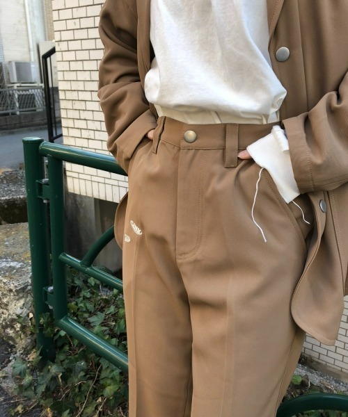 SINK kotohayokozawa（シンク コトハヨコザワ）の「PRETTY EASY PANTS（スラックス・レディース・ベージュ/ネイビー・M/L/XL）」の10枚目の写真