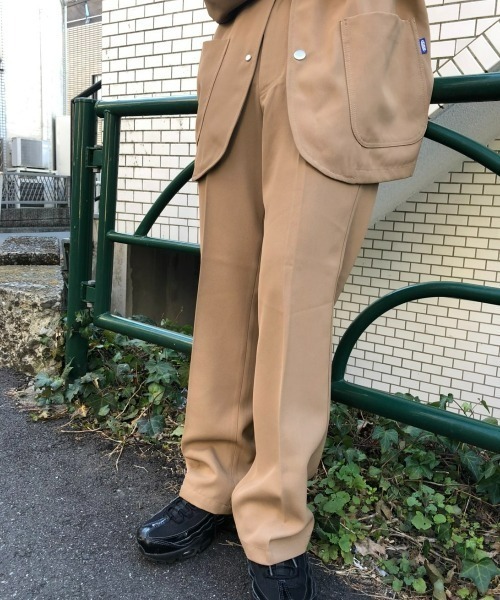 SINK kotohayokozawa（シンク コトハヨコザワ）の「PRETTY EASY PANTS（スラックス・レディース・ベージュ/ネイビー・M/L/XL）」の12枚目の写真