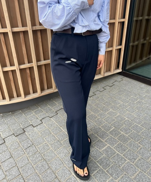 SINK kotohayokozawa（シンク コトハヨコザワ）の「PRETTY EASY PANTS（スラックス・レディース・ベージュ/ネイビー・M/L/XL）」の6枚目の写真