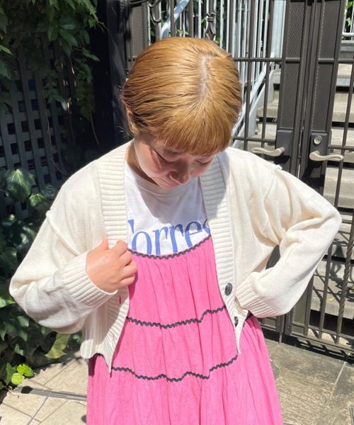 DuKKah（デュカ）の「Dukkah/【低身長向け】Vネックショートカーディガン（カーディガン/ボレロ・レディース・オレンジ系その他/ホワイト系その他/グリーン/ブラック/その他2/その他1/マルチ/レインボー/その他3/ブルー系その他5/ピンク/グリーン系その他/アニマル/レッド系その他/イエロー/アイボリー/パープル・X-SMALL）」の3枚目の写真