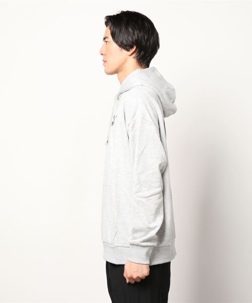 PUMA（プーマ）の「PUMA/プーマ×SANTACRUZ コラボモデル ルーズシルエット　プリントパーカー 532240（パーカー・メンズ・ブラック/グレー/カーキ・M/L/XL）」の19枚目の写真